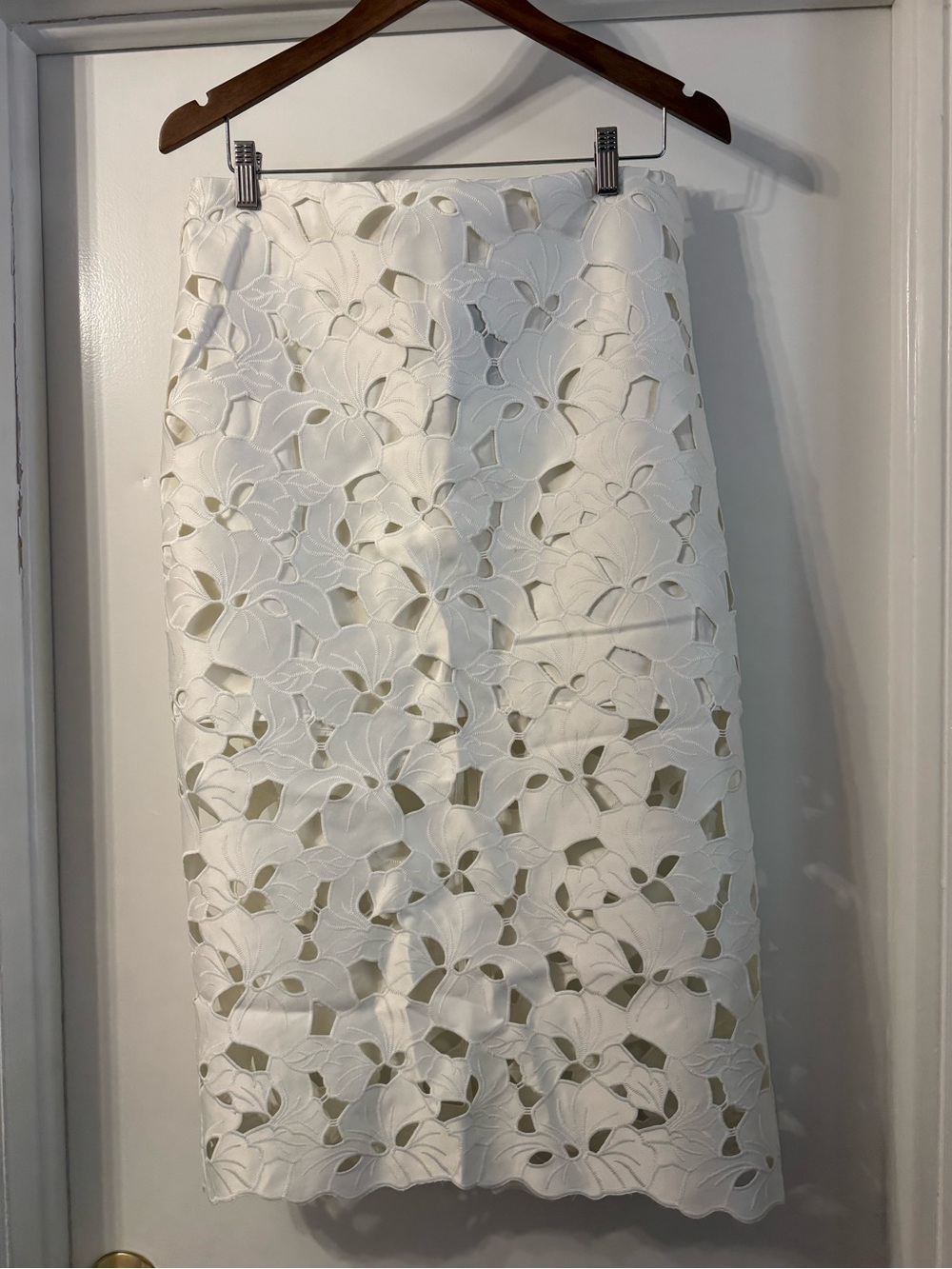 White Floral Laser-Cut Pencil Skirt - Women